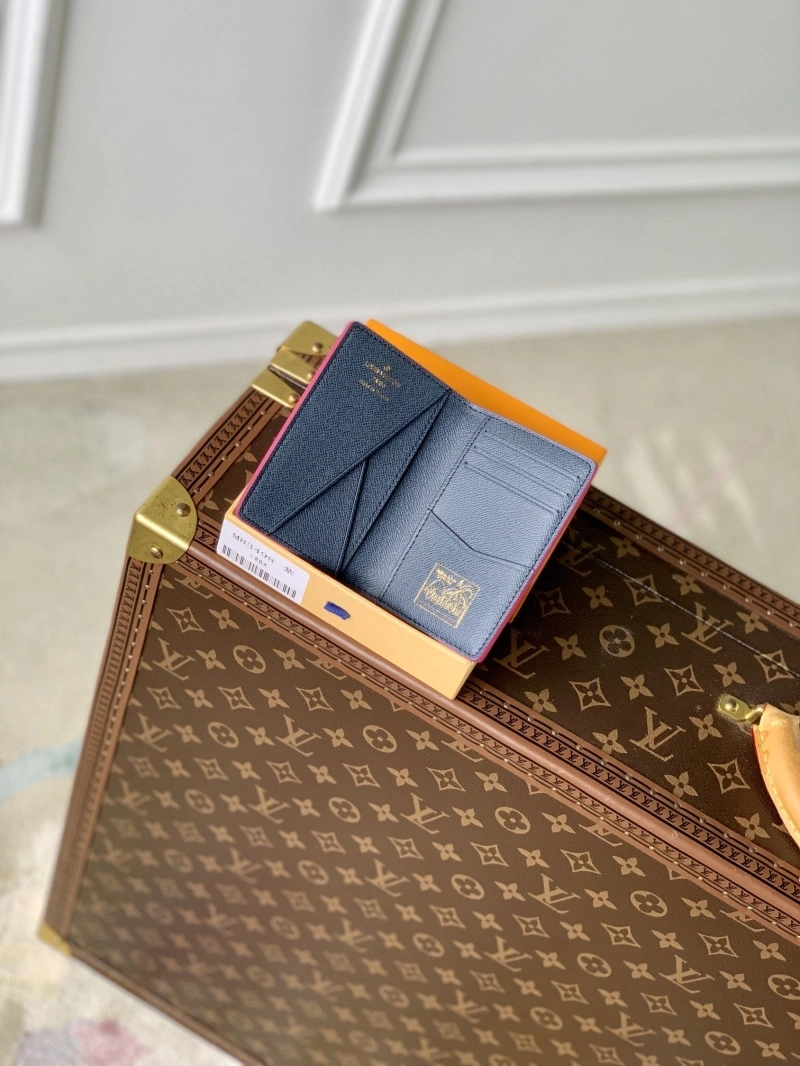LV Wallets 4048I-0105