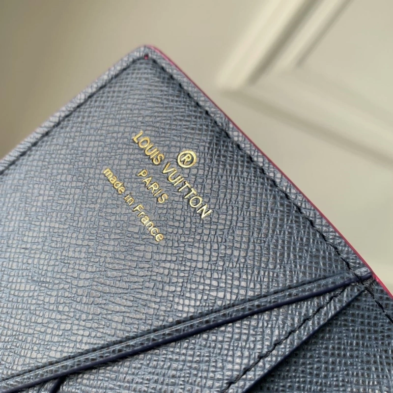 LV Wallets 4048I-0105