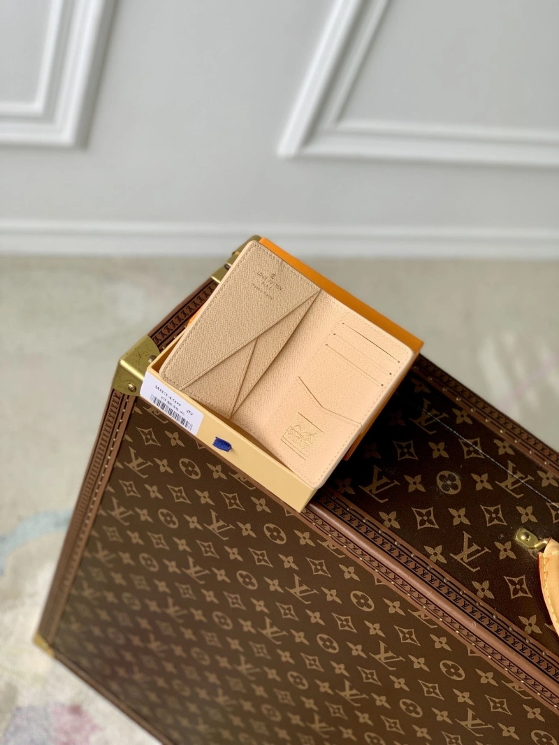 LV Wallets 4048I-0106