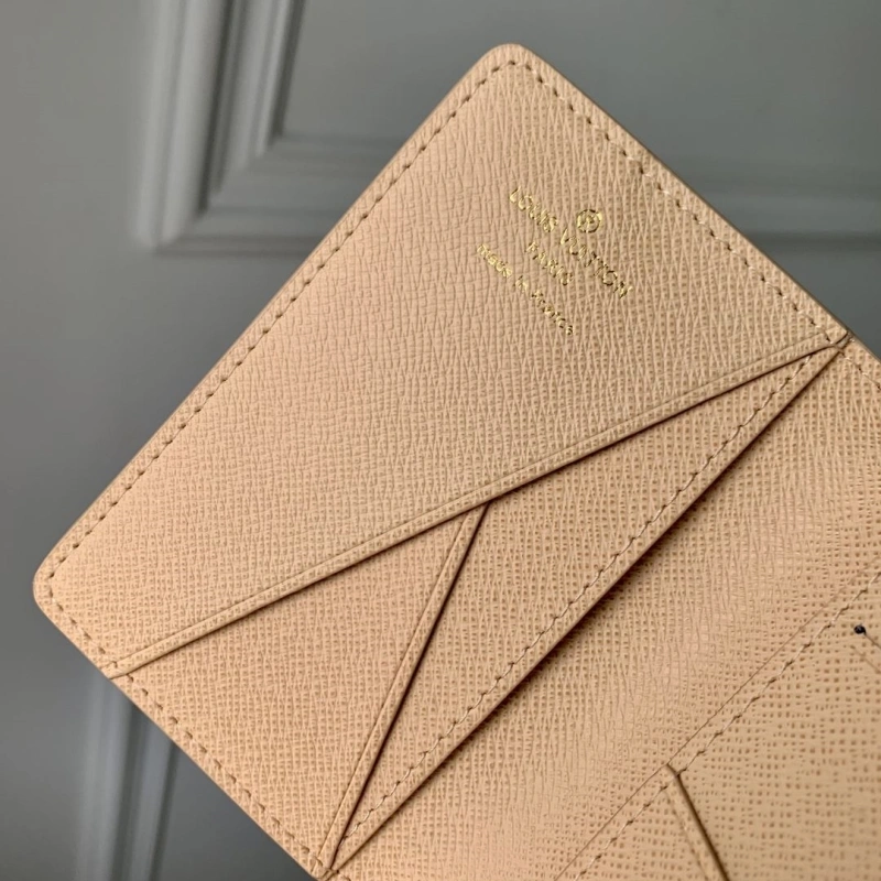 LV Wallets 4048I-0106