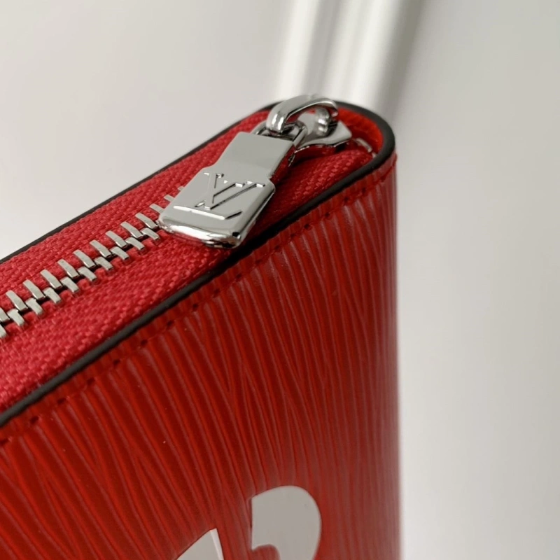LV Wallets 4048I-0122