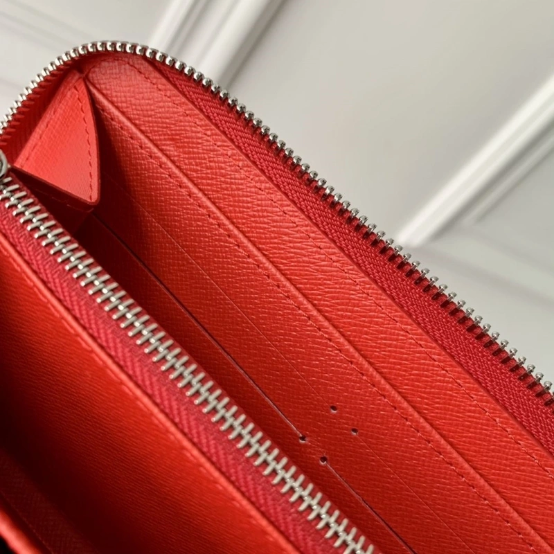 LV Wallets 4048I-0122