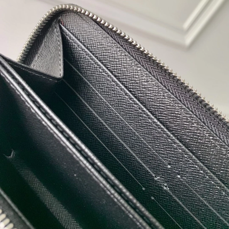 LV Wallets 4048I-0126
