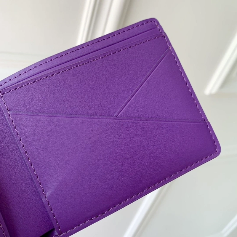 LV Wallets 4048I-0129