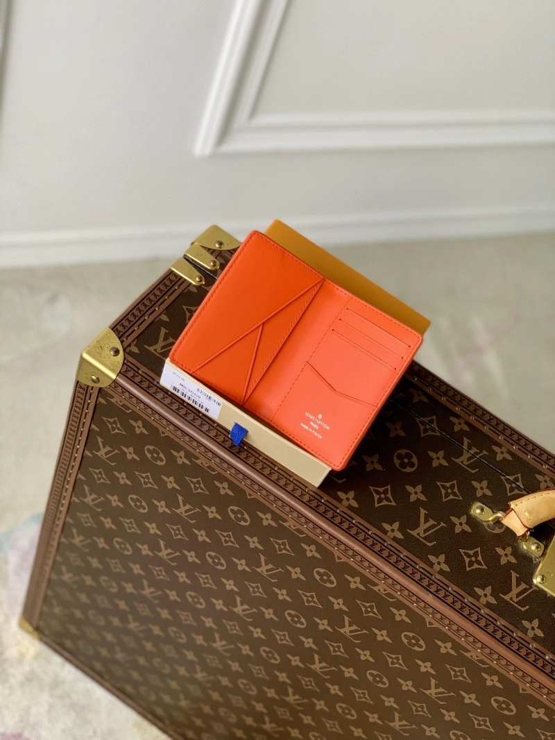 LV Wallets 4048I-0132