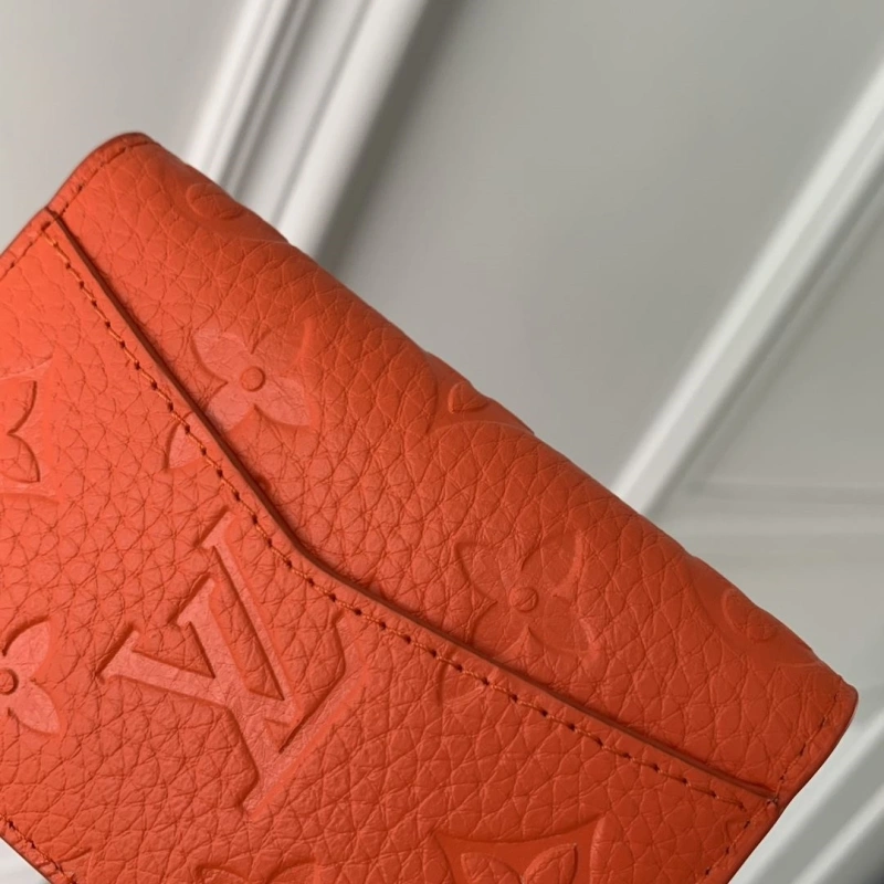 LV Wallets 4048I-0132