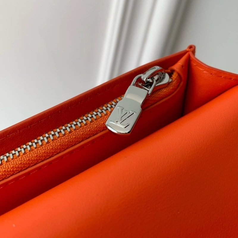 LV Wallets 4048I-0134
