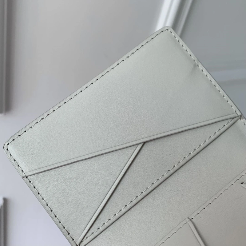 LV Wallets 4048I-0136