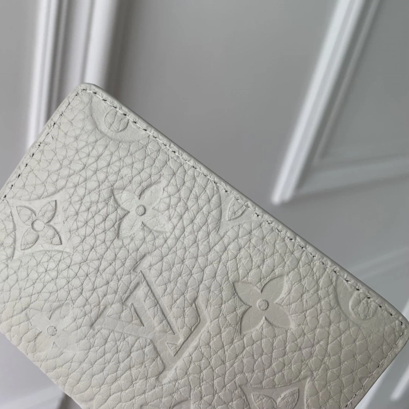 LV Wallets 4048I-0136