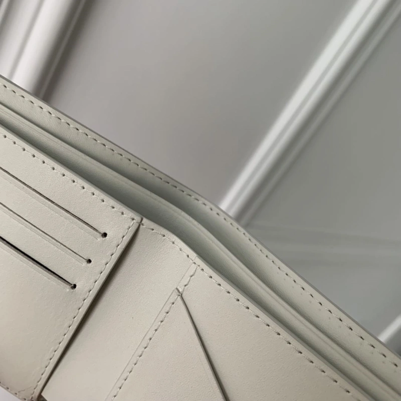 LV Wallets 4048I-0137