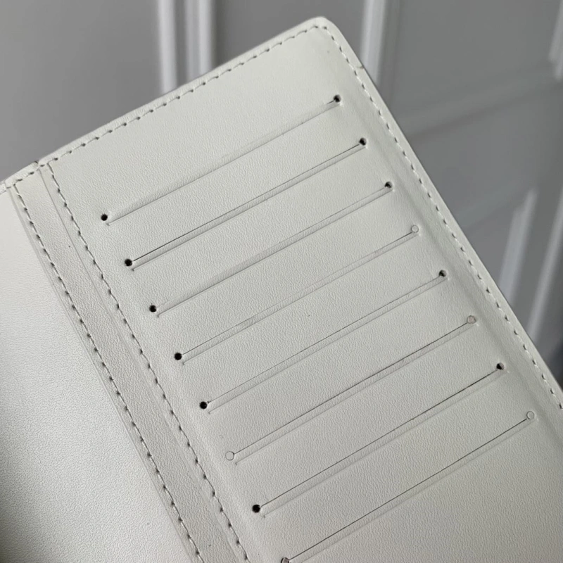 LV Wallets 4048I-0138