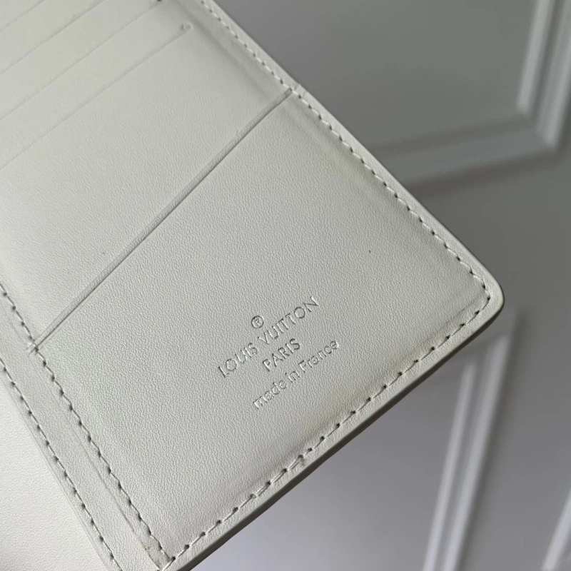 LV Wallets 4048I-0138