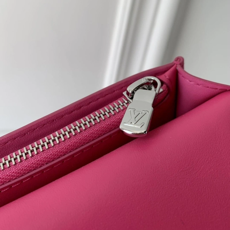 LV Wallets 4048I-0142