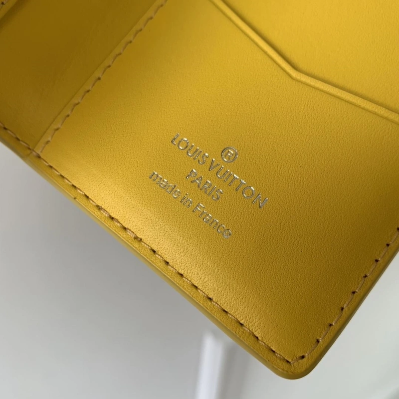 LV Wallets 4048I-0144