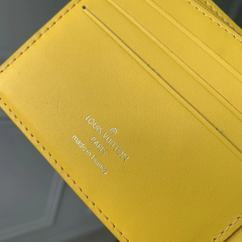 LV Wallets 4048I-0145