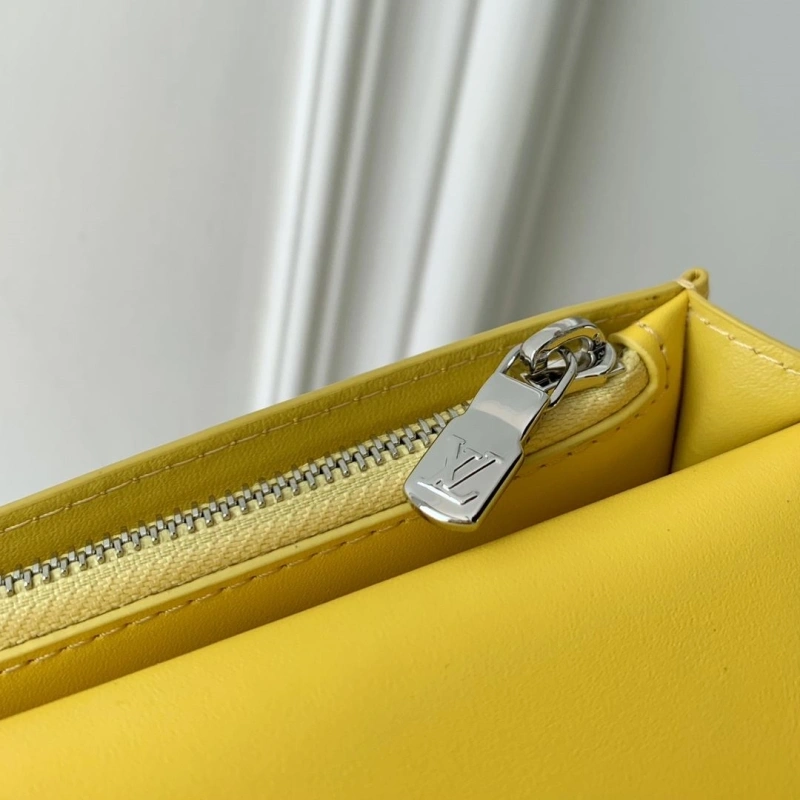 LV Wallets 4048I-0146
