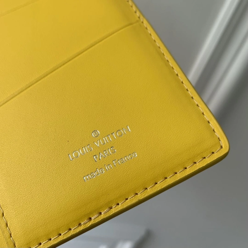 LV Wallets 4048I-0146