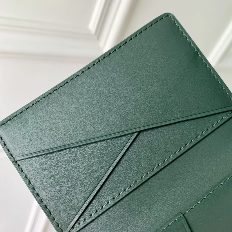 LV Wallets 4048I-0148