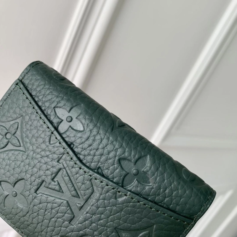 LV Wallets 4048I-0148