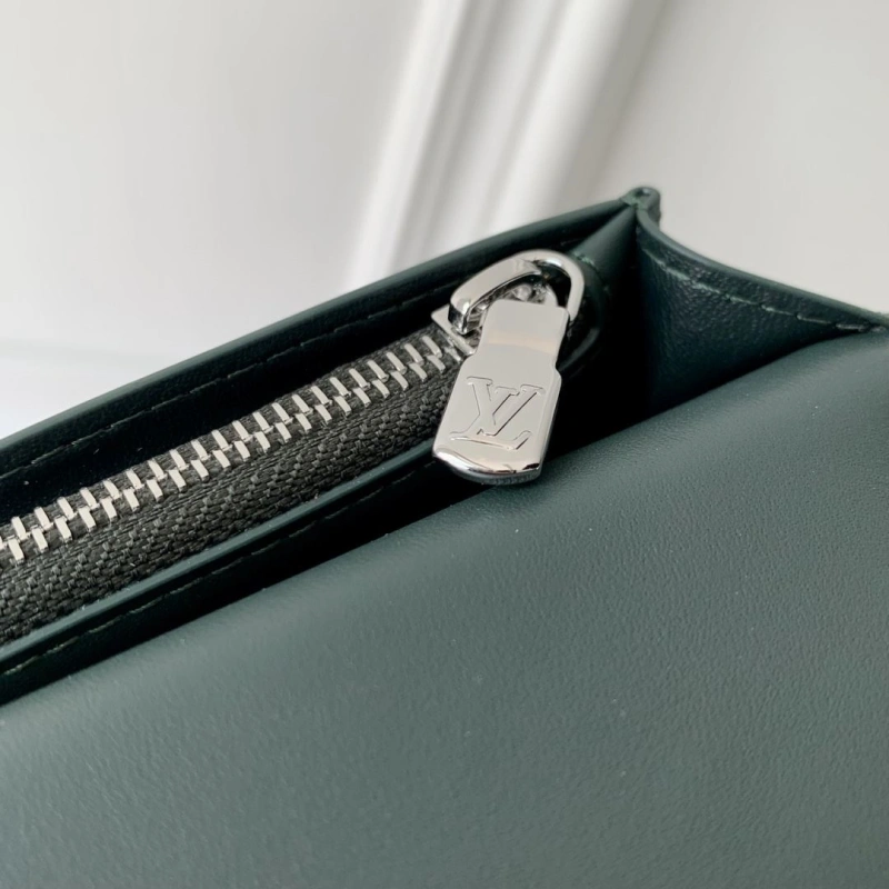 LV Wallets 4048I-0150