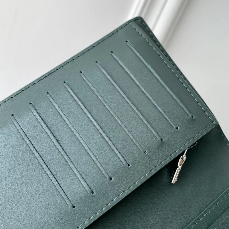 LV Wallets 4048I-0150