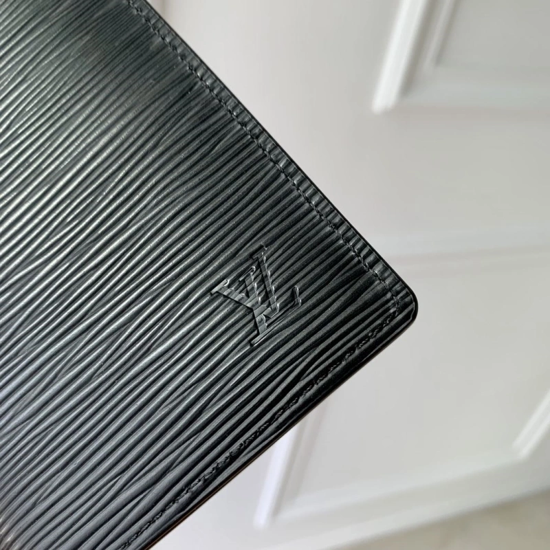 LV Wallets 4048I-0171