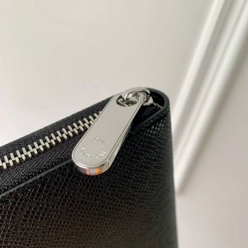 LV Wallets 4048I-0177