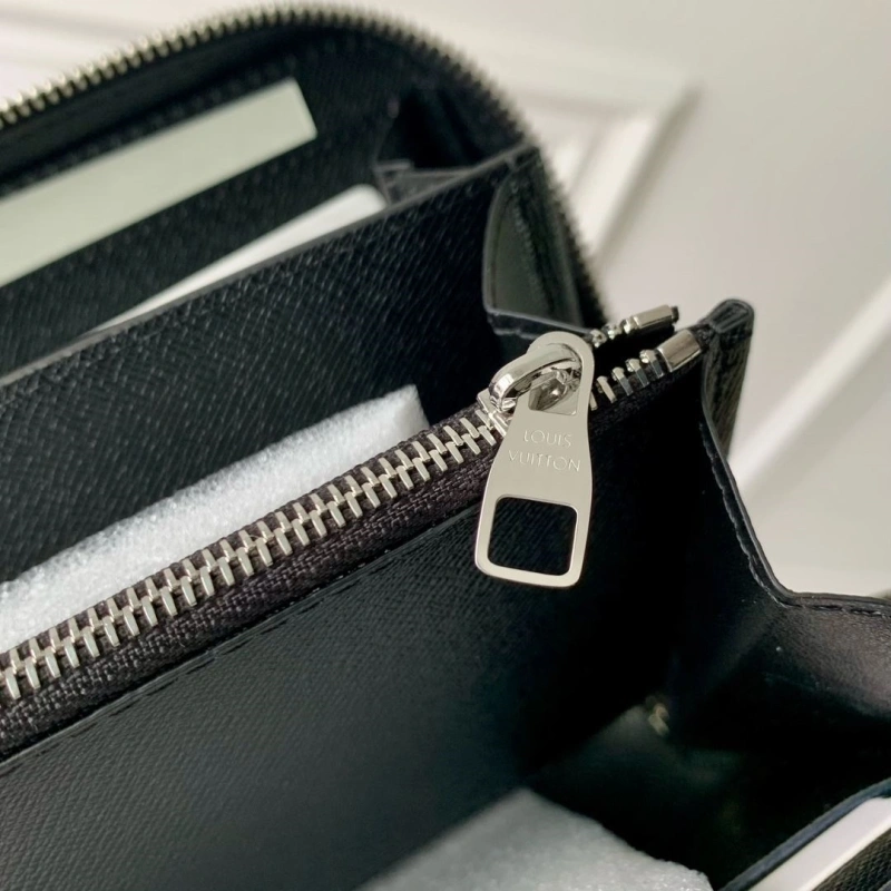 LV Wallets 4048I-0178