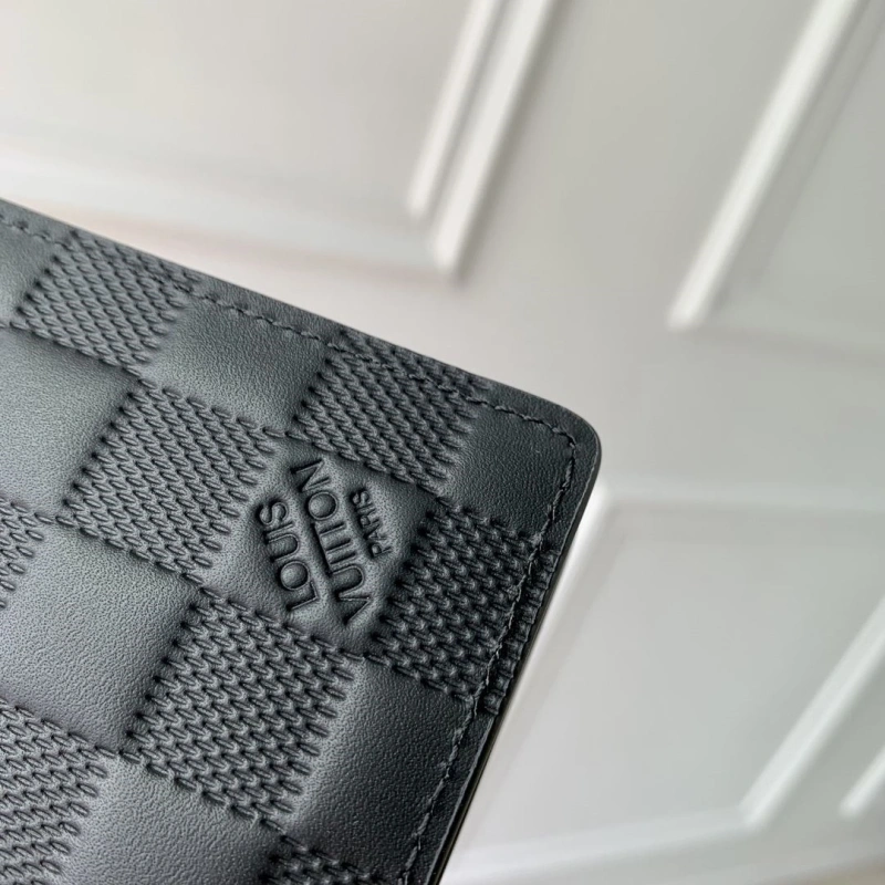 LV Wallets 4048I-0179