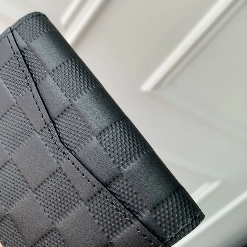 LV Wallets 4048I-0179