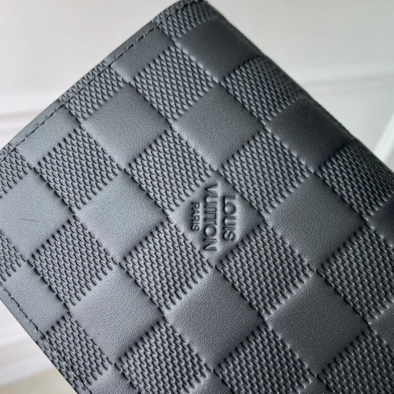LV Wallets 4048I-0181