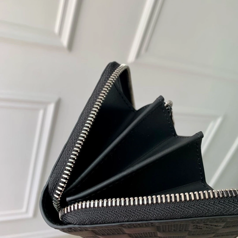 LV Wallets 4048I-0182