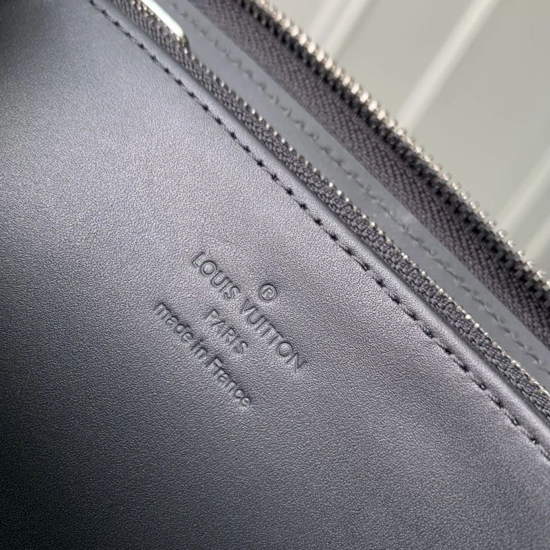 LV Wallets 4048I-0182
