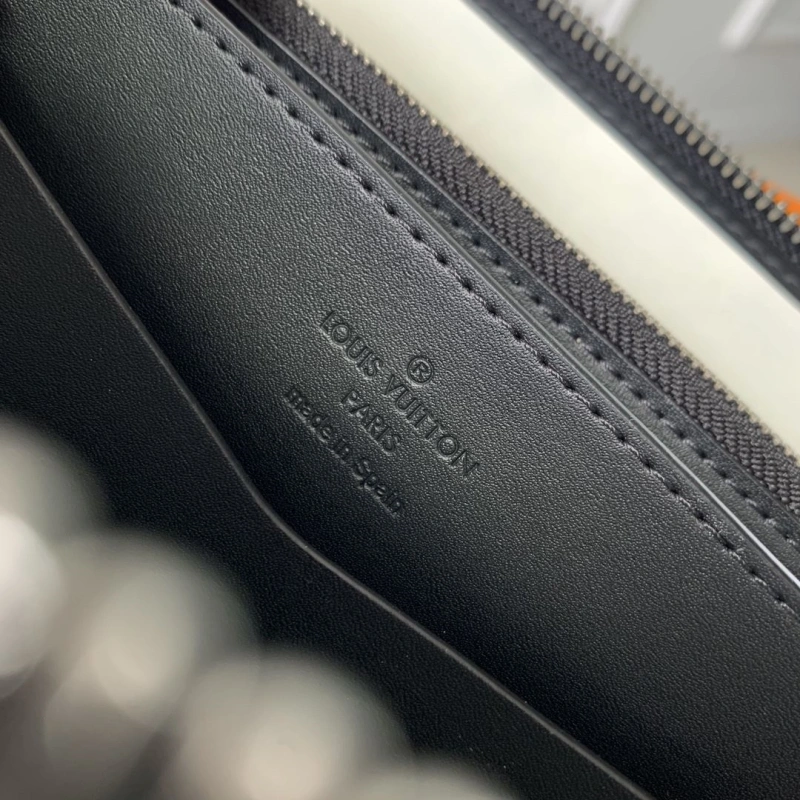 LV Wallets 4048I-0183