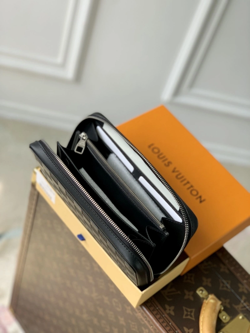 LV Wallets 4048I-0183