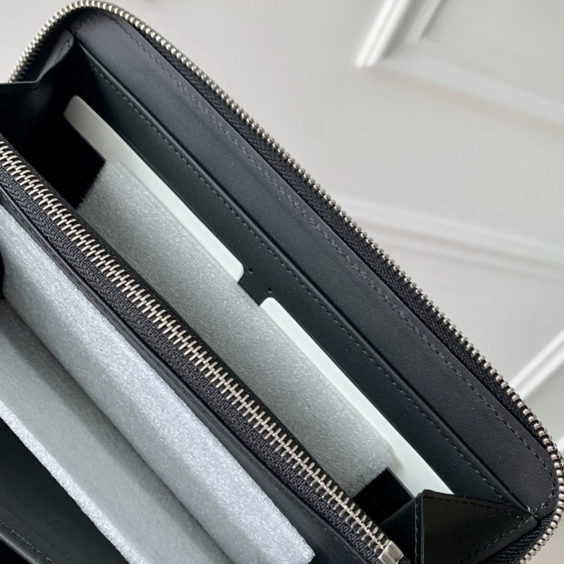 LV Wallets 4048I-0184