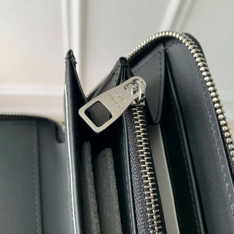 LV Wallets 4048I-0184