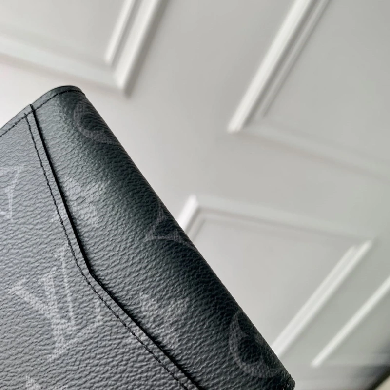 LV Wallets 4048I-0186