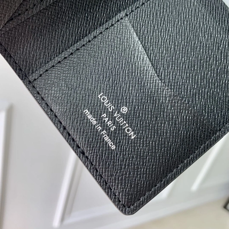 LV Wallets 4048I-0186
