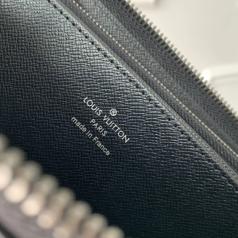 LV Wallets 4048I-0189