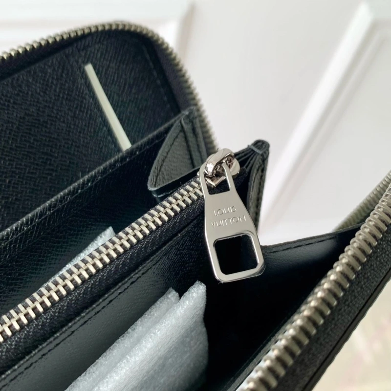 LV Wallets 4048I-0190