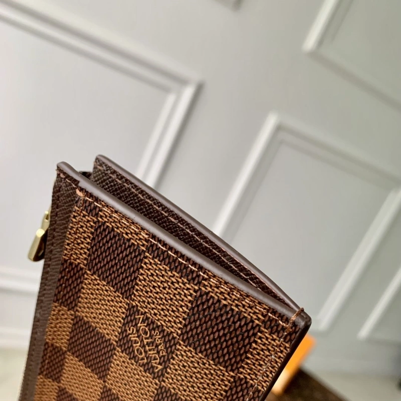 LV Wallets 4048I-0192