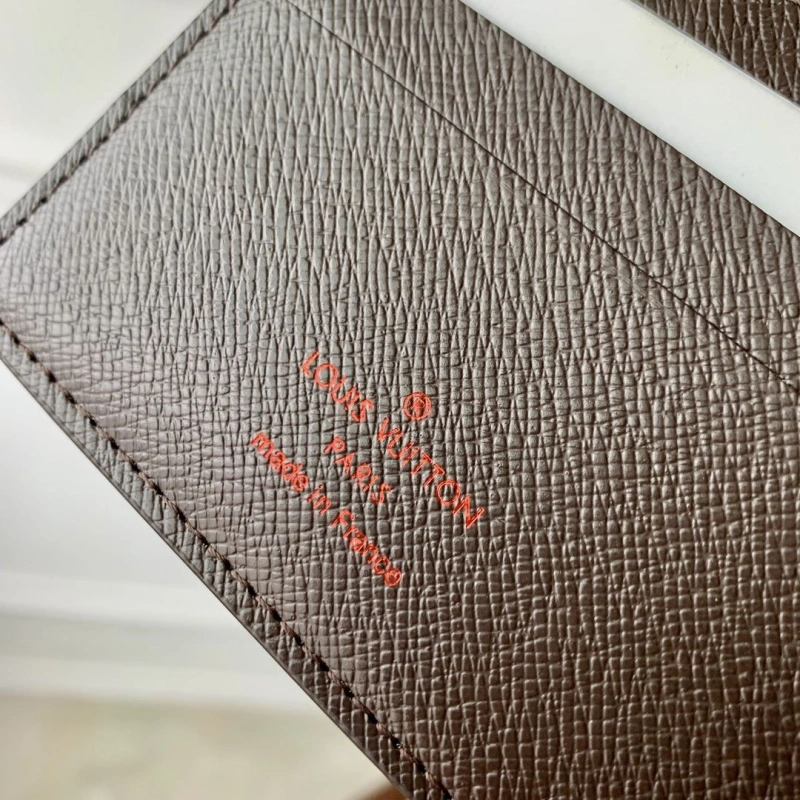 LV Wallets 4048I-0194