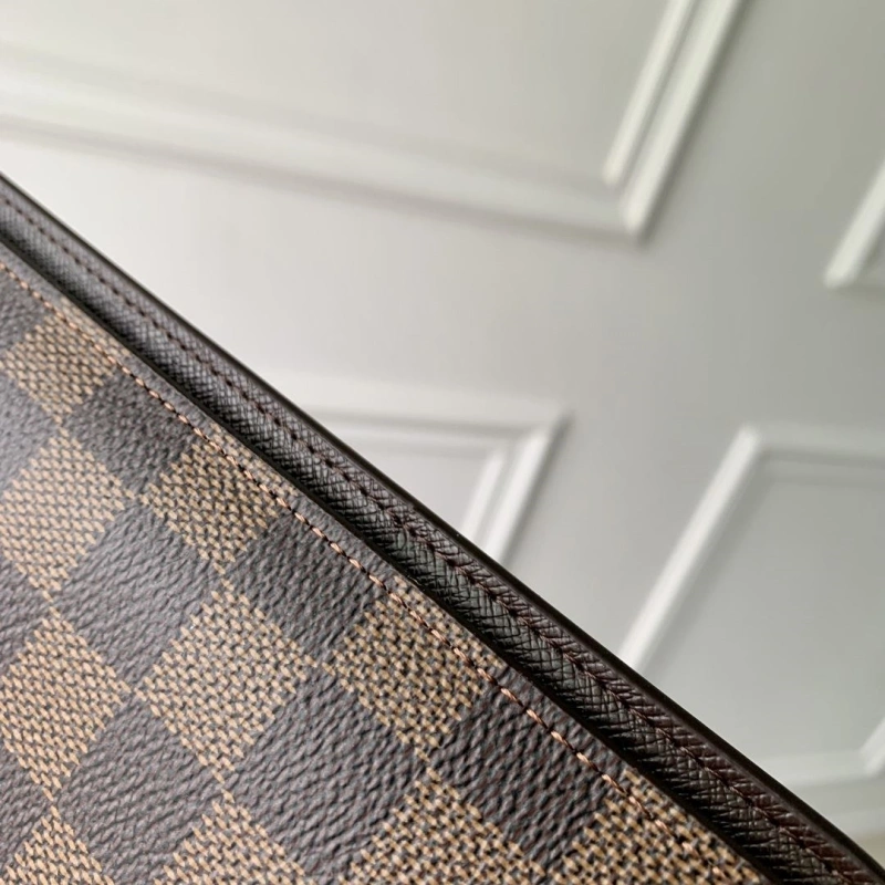 LV Wallets 4048I-0195