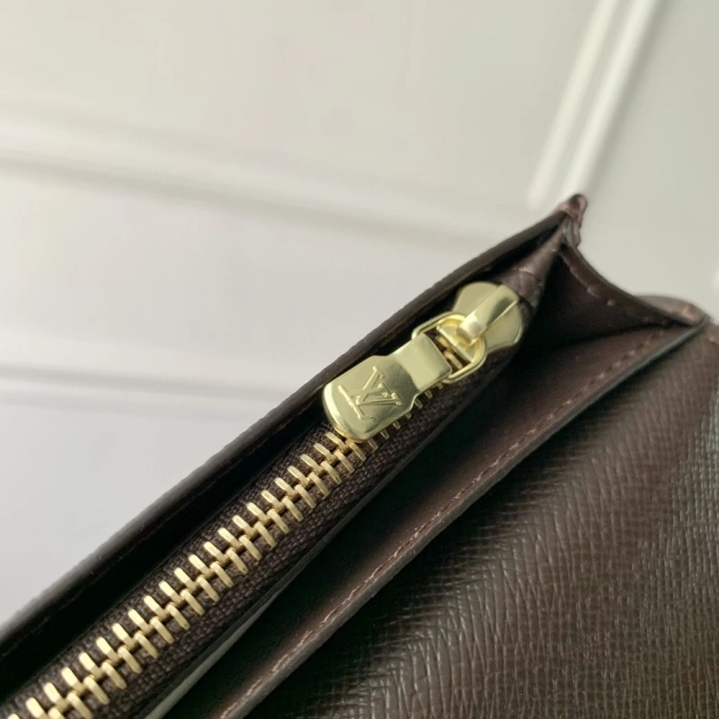 LV Wallets 4048I-0195