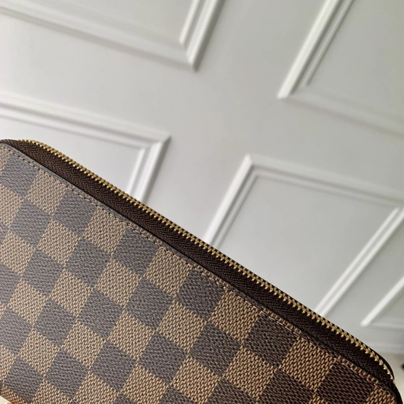 LV Wallets 4048I-0196