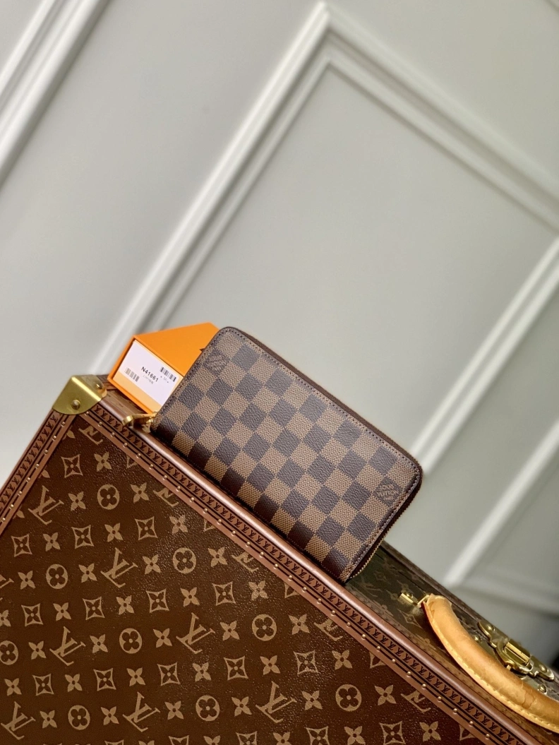 LV Wallets 4048I-0197