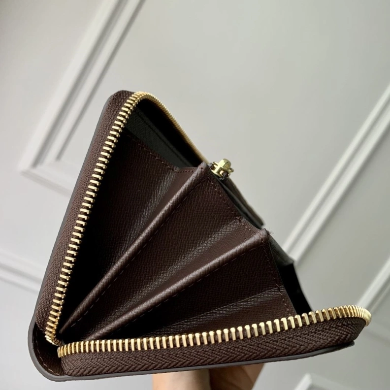LV Wallets 4048I-0197