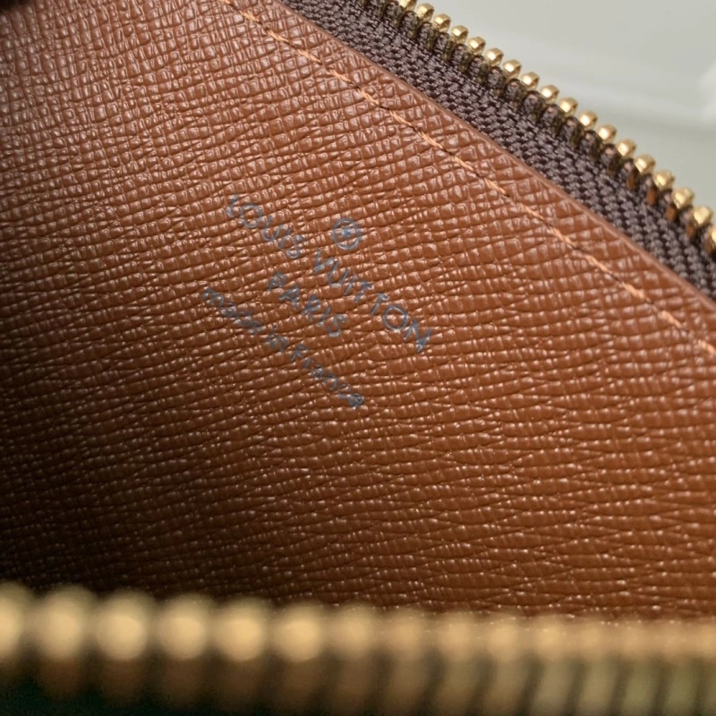 LV Wallets 4048I-0199