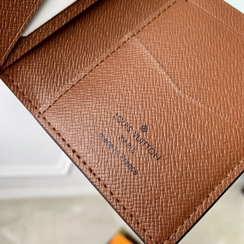 LV Wallets 4048I-0200